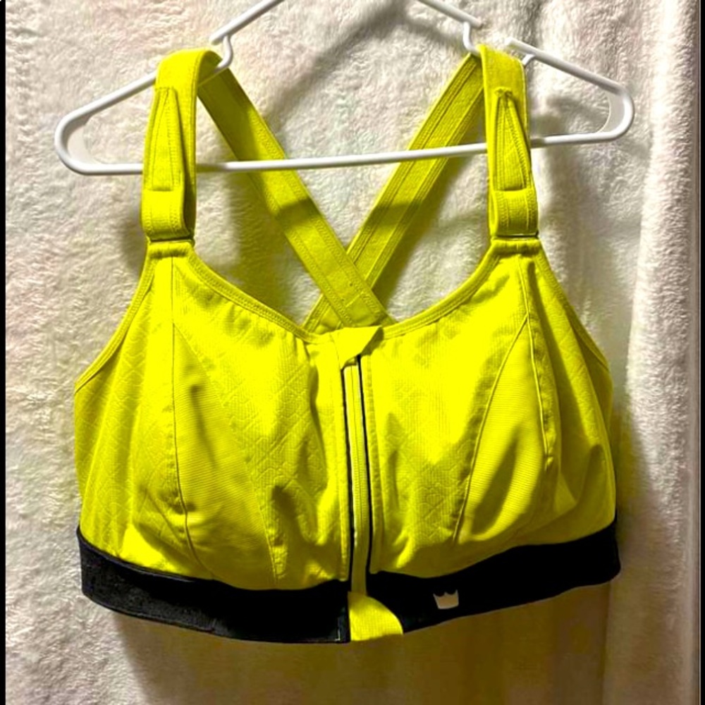 SheFit adjustable sports bra!